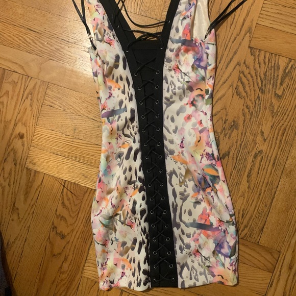 Sexy Bebe dress - Picture 3 of 3